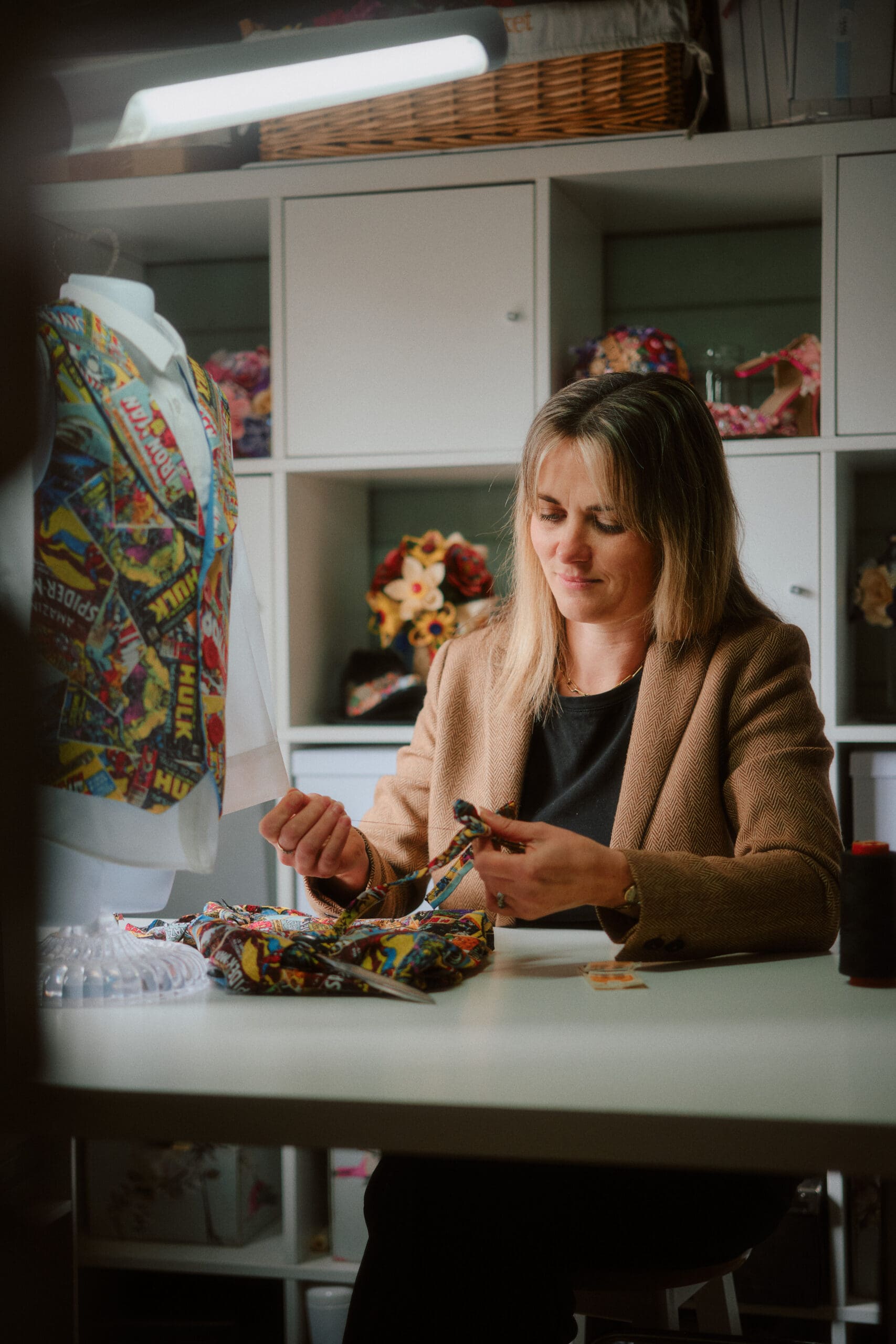 a man and woman kissing in a field